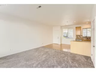 Photo #6: 778136150 Listing 