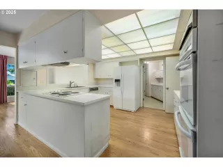 Photo #4: 779068200 Listing