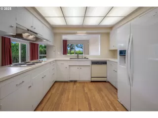 Photo #5: 779068200 Listing