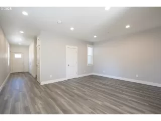 Photo #4: 779678556 Listing