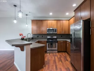 Photo #3: 779913527 Listing