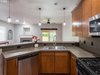 Photo #5: 779913527 Listing