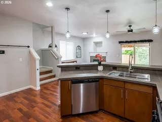 Photo #6: 779913527 Listing