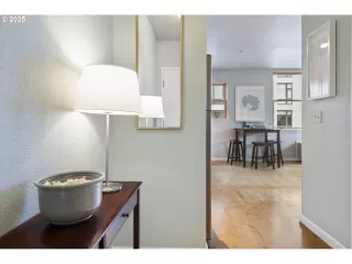 Photo #4: 780130551 Listing