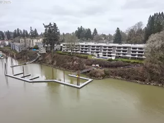 Photo #5: 781844449 Listing