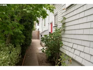 Photo #3: 782603442 Listing