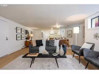 Photo #6: 782603442 Listing