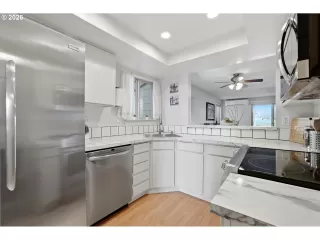 Photo #3: 783218182 Listing