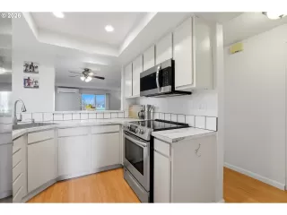 Photo #5: 783218182 Listing