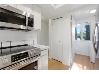 Photo #6: 783218182 Listing