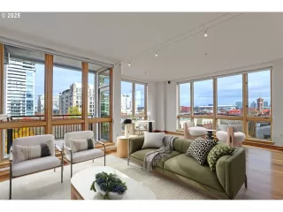 More Details about MLS # 783238411 : 1030 NW JOHNSON ST 521