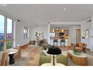 Photo #3: 783238411 Listing