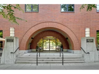 Photo #6: 783238411 Listing