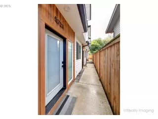 Photo #3: 783809677 Listing