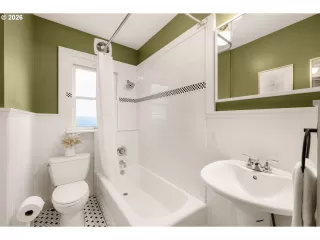 Photo #4: 784151999 Listing