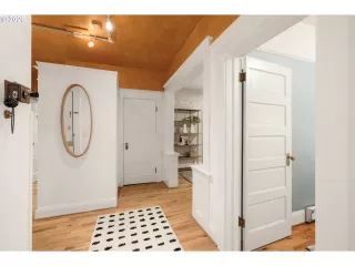 Photo #6: 784151999 Listing