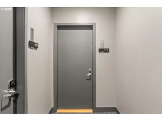 Photo #3: 784403777 Listing