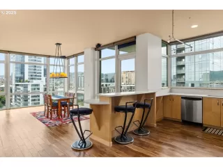 Photo #6: 784403777 Listing