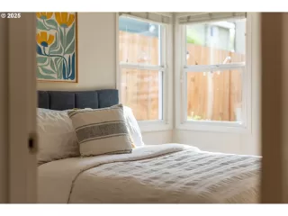 Photo #2: 784409628 Listing