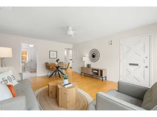 Photo #4: 784409628 Listing