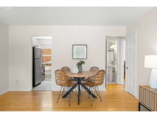 Photo #5: 784409628 Listing