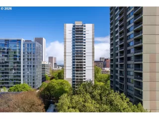 Photo #3: 784915927 Listing 