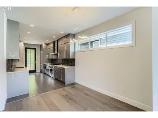 Photo #3: 786159408 Listing 