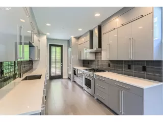 Photo #4: 786159408 Listing 