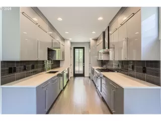 Photo #5: 786159408 Listing 