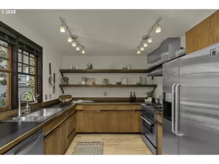 Photo #6: 786378431 Listing