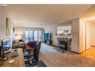 Photo #1: 786974358 Listing