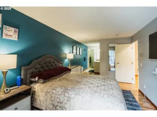 Photo #2: 786974358 Listing