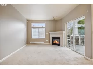 Photo #3: 787057176 Listing