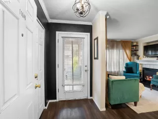 Photo #3: 787908978 Listing