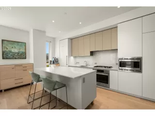 Photo #6: 788774854 Listing