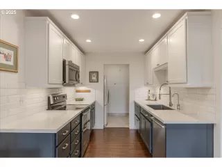 Photo #6: 788995172 Listing