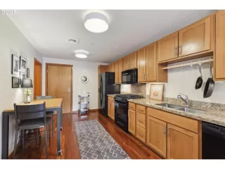 Photo #4: 790693173 Listing