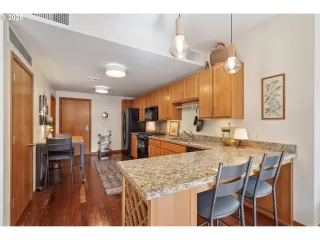 Photo #5: 790693173 Listing