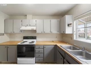 Photo #5: 791324771 Listing