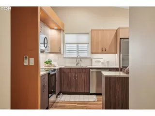 Photo #5: 792716809 Listing