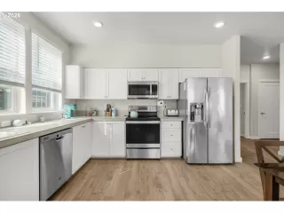 More Details about MLS # 792774504 : 17126 SW SNOWDALE ST 102