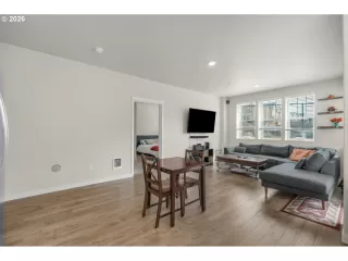 Photo #4: 792774504 Listing 