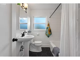 Photo #4: 792958724 Listing