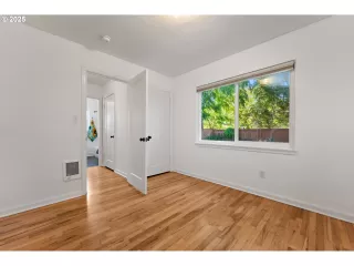 Photo #6: 792958724 Listing