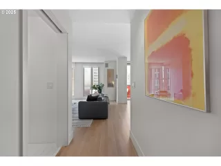 Photo #6: 795329502 Listing