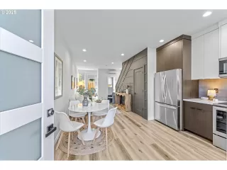 Photo #3: 795629526 Listing