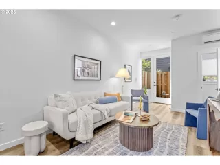 Photo #5: 795629526 Listing