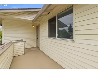 Photo #5: 795738098 Listing