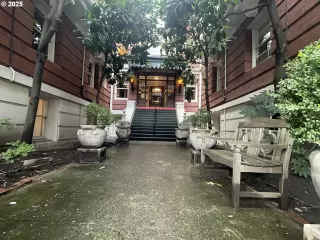 More Details about MLS # 796518664 : 2083 NW JOHNSON ST 5