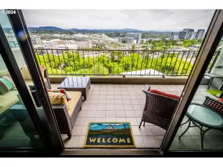 Photo #4: 797318545 Listing